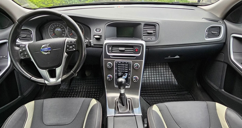 Volvo V60 cena 29900 przebieg: 283000, rok produkcji 2012 z Radom małe 172